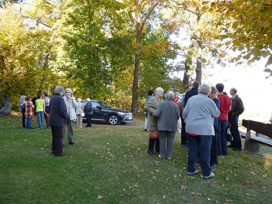 Einweihung der sieben Fußfälle im Oktober 2012 (Foto: Karl-Franz Thiede)